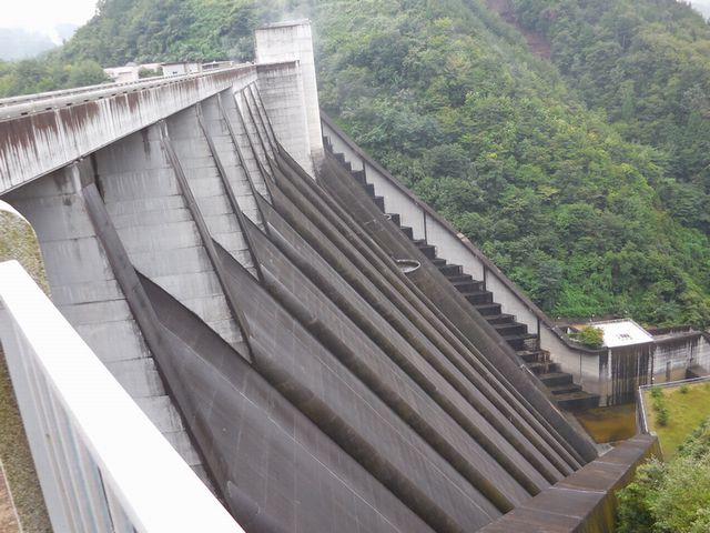 小里川ダム